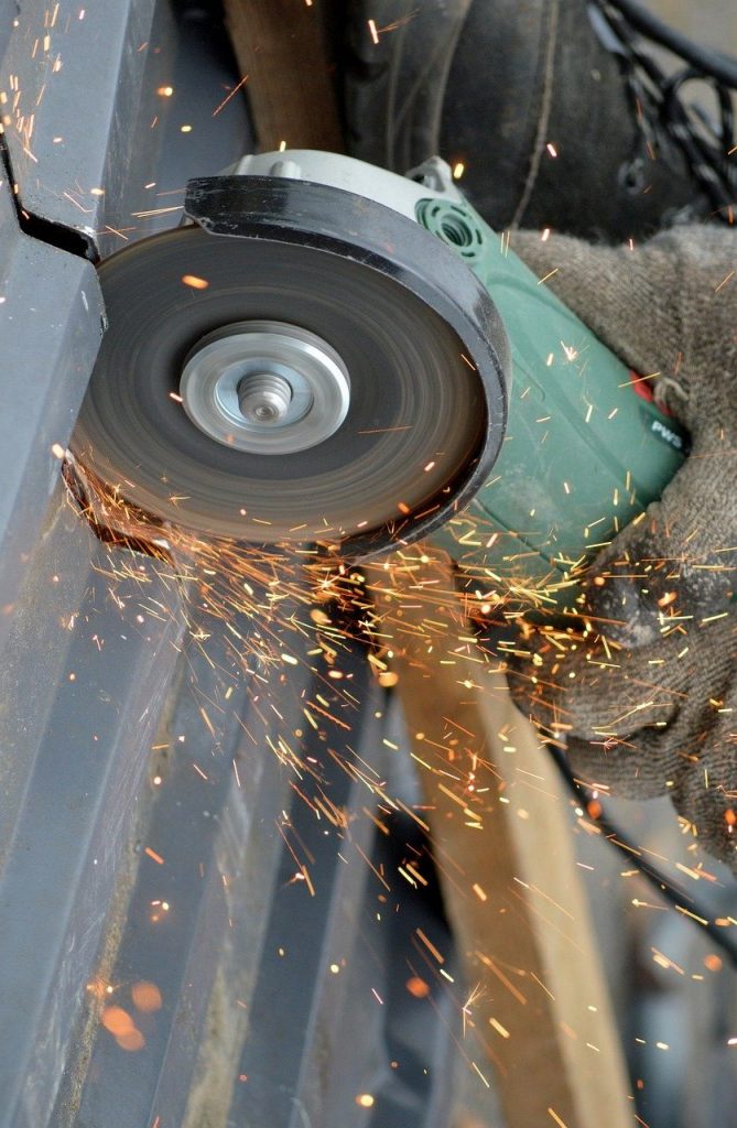Angle Grinder Bending  - neelam279 / Pixabay